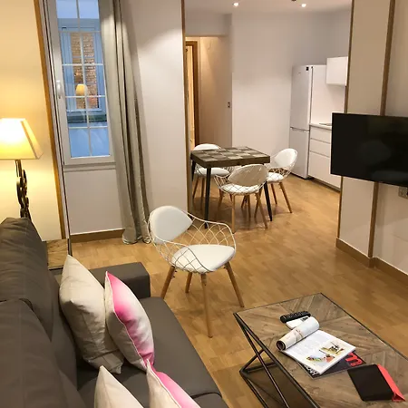 Lodgingmalaga Plaza De La Constitucion Apartment