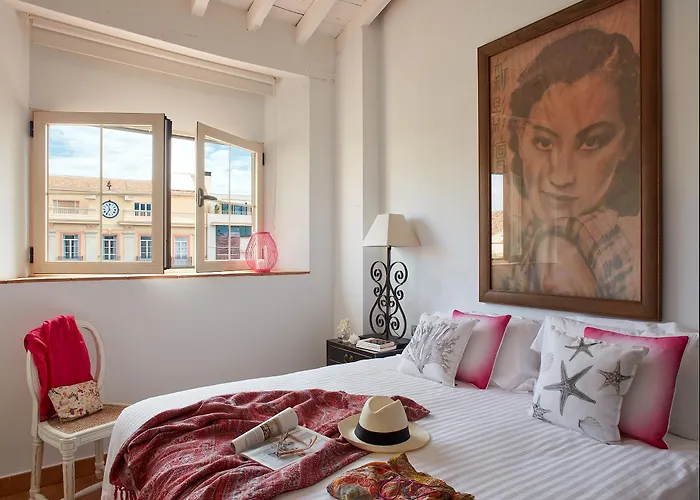 Lodgingmalaga Plaza De La Constitucion فندق مالقة